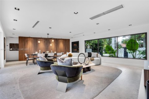 House in Fort Lauderdale, Florida 5 bedrooms, 268.58 sq.m. № 2045598