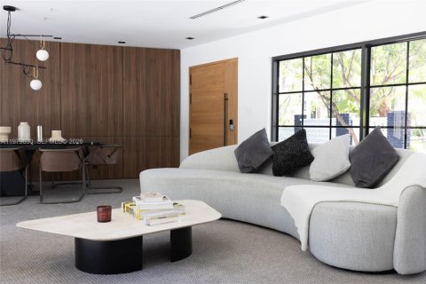 House in Fort Lauderdale, Florida 5 bedrooms, 268.58 sq.m. № 2045598 - photo 10