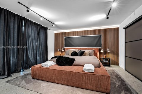 House in Fort Lauderdale, Florida 5 bedrooms, 268.58 sq.m. № 2045598 - photo 29