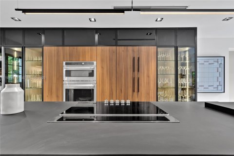 House in Fort Lauderdale, Florida 5 bedrooms, 268.58 sq.m. № 2045598 - photo 15