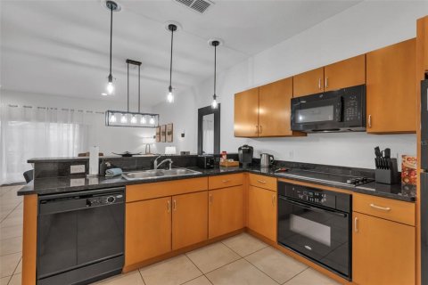 Townhouse in Kissimmee, Florida 3 bedrooms, 136.57 sq.m. № 2156065 - photo 4