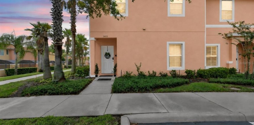 Townhouse in Kissimmee, Florida 3 bedrooms, 136.57 sq.m. № 2156065