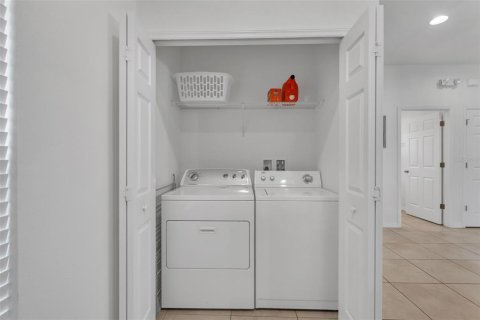Townhouse in Kissimmee, Florida 3 bedrooms, 136.57 sq.m. № 2156065 - photo 18