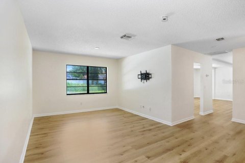 House in Tampa, Florida 3 bedrooms, 133.87 sq.m. № 1873333 - photo 4