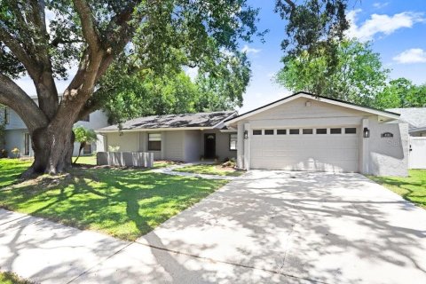 House in Tampa, Florida 3 bedrooms, 133.87 sq.m. № 1873333 - photo 1