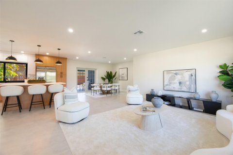 Casa en venta en Hollywood, Florida, 4 dormitorios, 205.78 m2 № 1993371 - foto 12