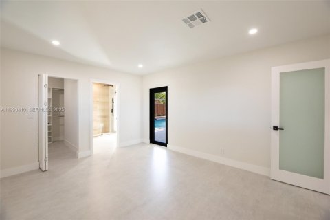 Casa en venta en Hollywood, Florida, 4 dormitorios, 205.78 m2 № 1993371 - foto 25