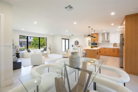Casa en venta en Hollywood, Florida, 4 dormitorios, 205.78 m2 № 1993371 - foto 17