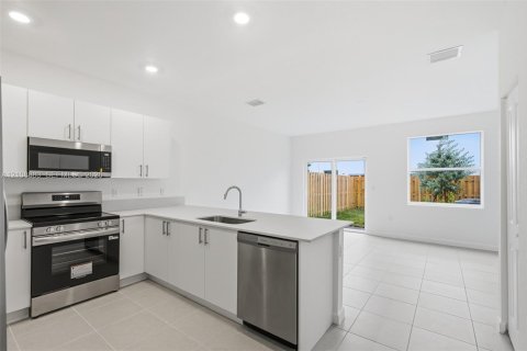 Villa ou maison à louer à Homestead, Floride: 3 chambres, 143.53 m2 № 2422930 - photo 7