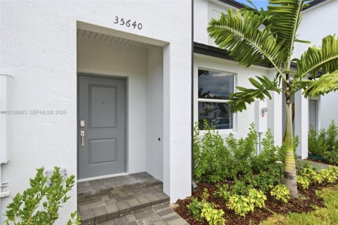 Villa ou maison à louer à Homestead, Floride: 3 chambres, 143.53 m2 № 2422930 - photo 3