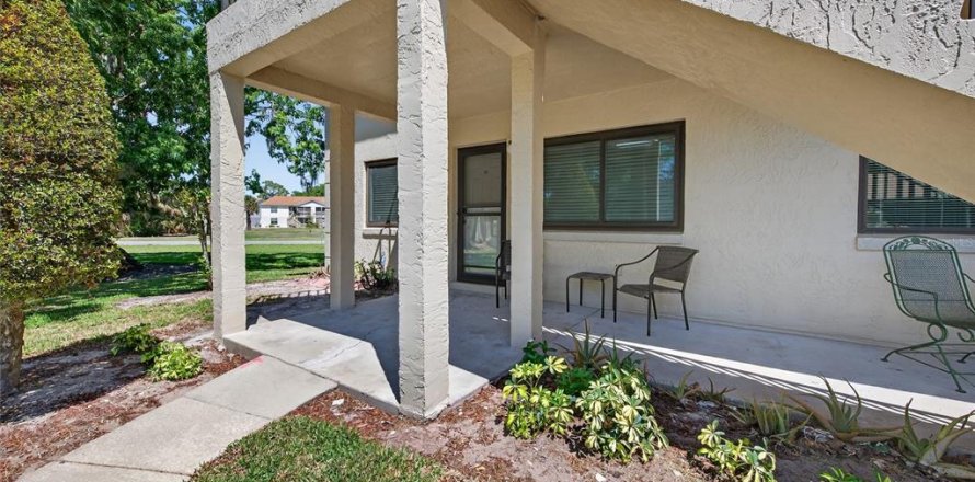 Condo à South Daytona, Floride, 2 chambres  № 2215745
