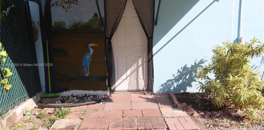 Immobilier commercial à Hollywood, Floride 160.54 m2 № 1892085