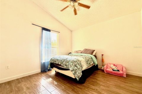 House in Orlando, Florida 4 bedrooms, 200.67 sq.m. № 1909435 - photo 18