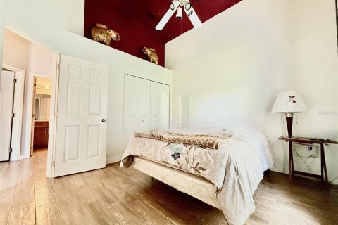 House in Orlando, Florida 4 bedrooms, 200.67 sq.m. № 1909435 - photo 15