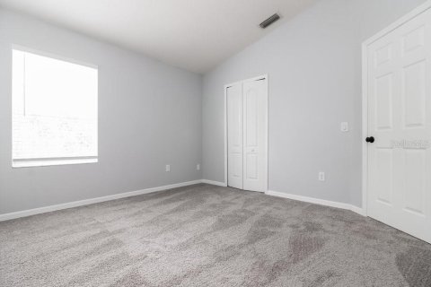 House in Tampa, Florida 4 bedrooms, 139.54 sq.m. № 2121217 - photo 13