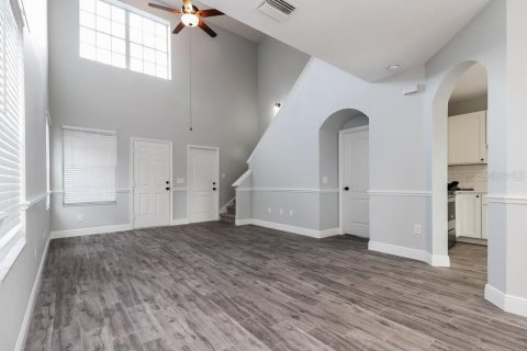 House in Tampa, Florida 4 bedrooms, 139.54 sq.m. № 2121217 - photo 5