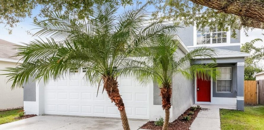 House in Tampa, Florida 4 bedrooms, 139.54 sq.m. № 2121217