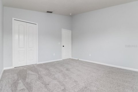House in Tampa, Florida 4 bedrooms, 139.54 sq.m. № 2121217 - photo 14
