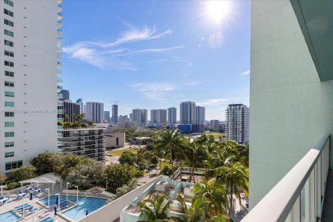 Condominio en venta en Miami, Florida, 1 dormitorio, 77.85 m2 № 1928679 - foto 1
