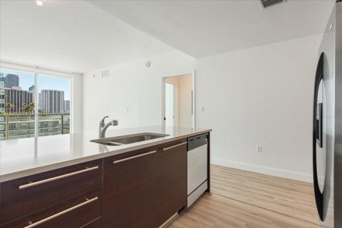 Condominio en venta en Miami, Florida, 1 dormitorio, 77.85 m2 № 1928679 - foto 12