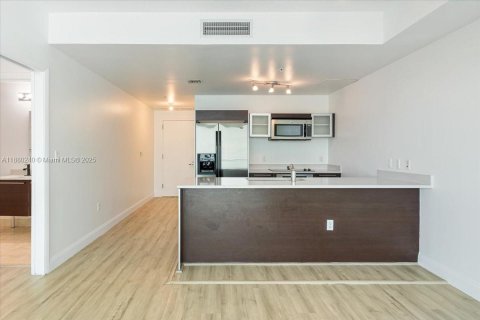 Condominio en venta en Miami, Florida, 1 dormitorio, 77.85 m2 № 1928679 - foto 10