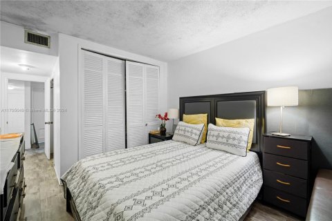 Condominio en venta en North Miami Beach, Florida, 2 dormitorios, 95.13 m2 № 1867430 - foto 9