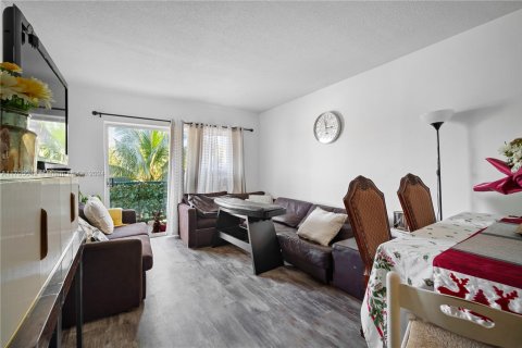 Condominio en venta en North Miami Beach, Florida, 2 dormitorios, 95.13 m2 № 1867430 - foto 16