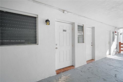 Condominio en venta en North Miami Beach, Florida, 2 dormitorios, 95.13 m2 № 1867430 - foto 6