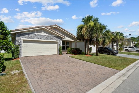 Villa ou maison à vendre à Deerfield Beach, Floride: 2 chambres, 147.71 m2 № 1877524 - photo 2