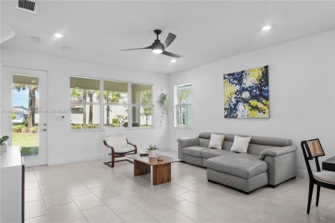 Villa ou maison à vendre à Deerfield Beach, Floride: 2 chambres, 147.71 m2 № 1877524 - photo 12