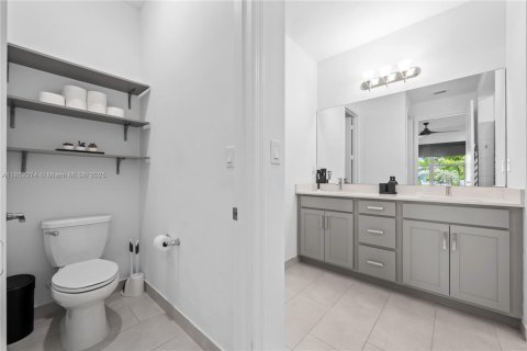 Villa ou maison à vendre à Deerfield Beach, Floride: 2 chambres, 147.71 m2 № 1877524 - photo 20