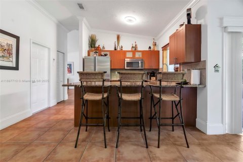 House in Miami, Florida 3 bedrooms, 148.92 sq.m. № 1948925 - photo 22
