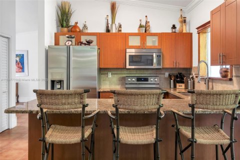 House in Miami, Florida 3 bedrooms, 148.92 sq.m. № 1948925 - photo 23
