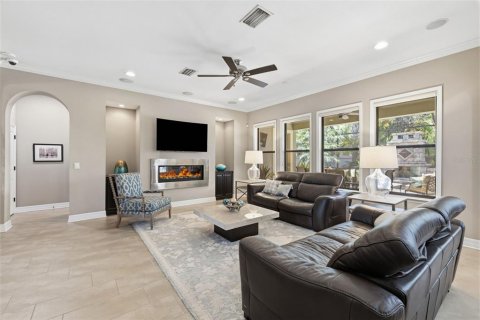 Villa ou maison à vendre à Tampa, Floride: 4 chambres, 358.97 m2 № 2217779 - photo 7