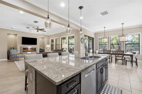 Villa ou maison à vendre à Tampa, Floride: 4 chambres, 358.97 m2 № 2217779 - photo 17