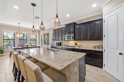 Villa ou maison à vendre à Tampa, Floride: 4 chambres, 358.97 m2 № 2217779 - photo 12