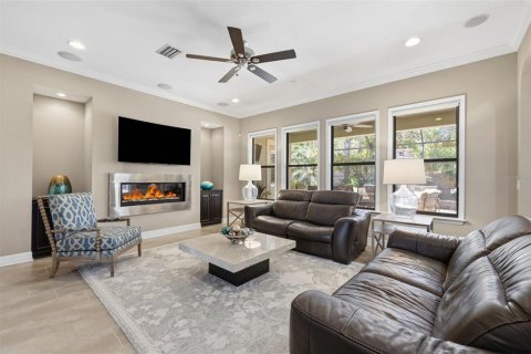 Villa ou maison à vendre à Tampa, Floride: 4 chambres, 358.97 m2 № 2217779 - photo 9