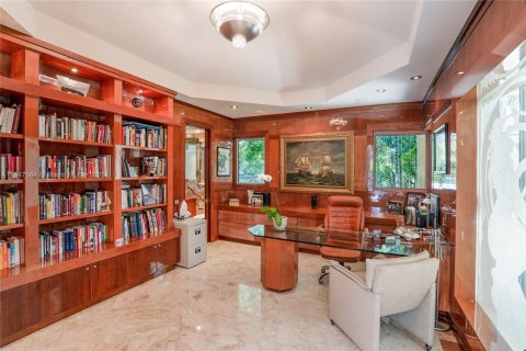 Купить виллу или дом в Бока-Ратон, Флорида 5 спален, 620.59м2, № 1855071 - фото 15