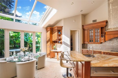 Купить виллу или дом в Бока-Ратон, Флорида 5 спален, 620.59м2, № 1855071 - фото 9