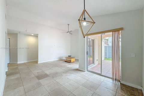 Adosado en venta en Weston, Florida, 2 dormitorios, 94.57 m2 № 1950696 - foto 11