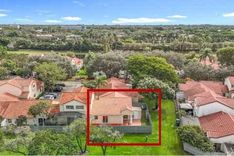 Adosado en venta en Weston, Florida, 2 dormitorios, 94.57 m2 № 1950696 - foto 1