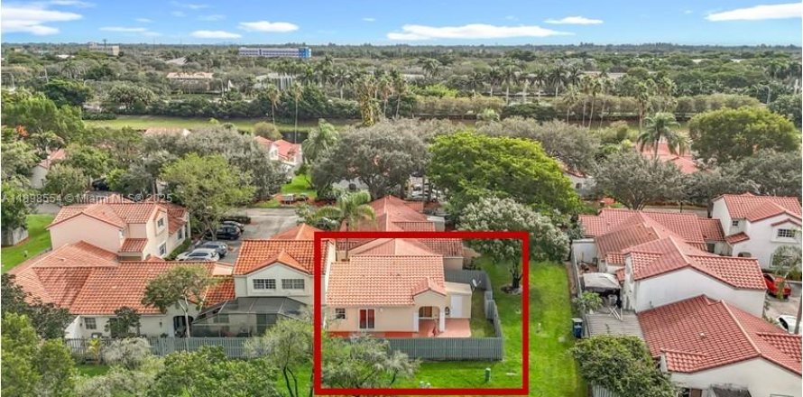 Adosado en Weston, Florida 2 dormitorios, 94.57 m2 № 1950696