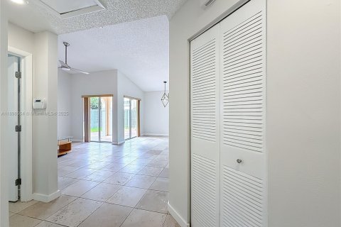 Adosado en venta en Weston, Florida, 2 dormitorios, 94.57 m2 № 1950696 - foto 5