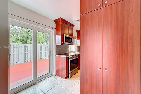 Adosado en venta en Weston, Florida, 2 dormitorios, 94.57 m2 № 1950696 - foto 17