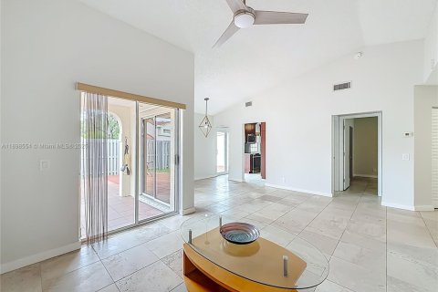 Adosado en venta en Weston, Florida, 2 dormitorios, 94.57 m2 № 1950696 - foto 8