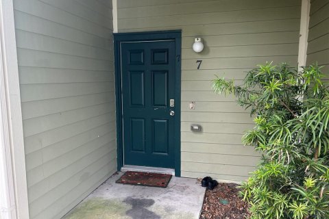 Condo in Orlando, Florida, 2 bedrooms № 2233432 - photo 2