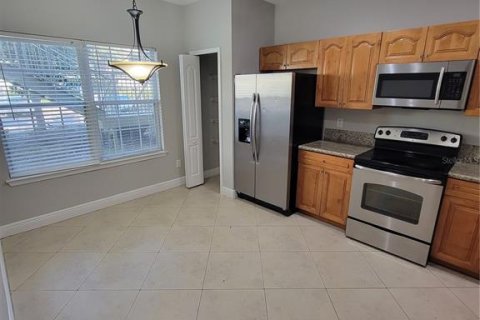 Condo in Orlando, Florida, 2 bedrooms № 2233432 - photo 3