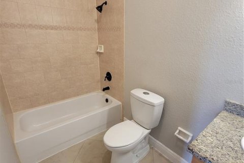 Condo in Orlando, Florida, 2 bedrooms № 2233432 - photo 13