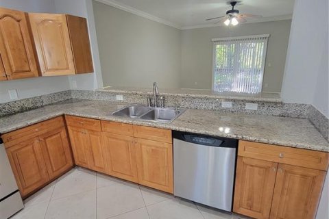 Condo in Orlando, Florida, 2 bedrooms № 2233432 - photo 6