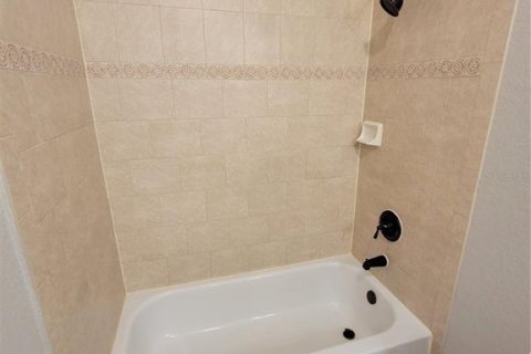 Condo in Orlando, Florida, 2 bedrooms № 2233432 - photo 15